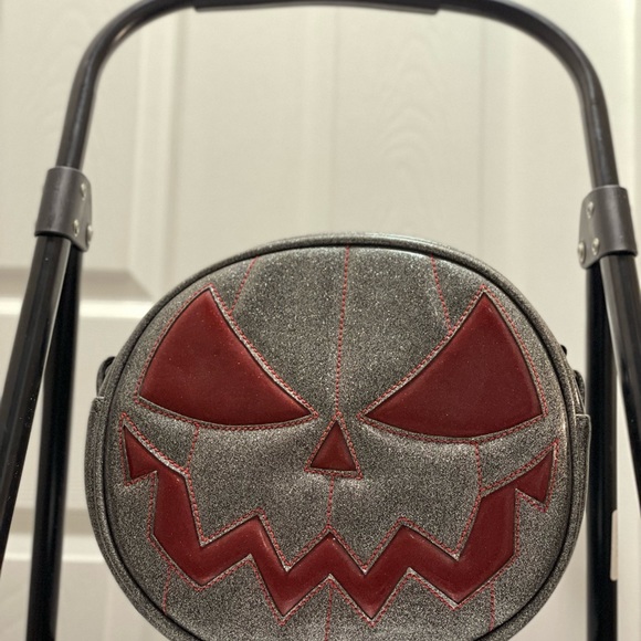 Love Pain & Stitches meanie face handmade - Picture 3 of 4